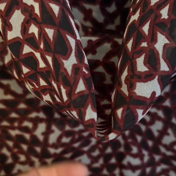 Cabi medium Sleeveless Top -grey black red Pattern in excellent condtion - Picture 4 of 7